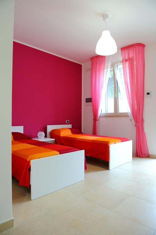 مودونيو B&B Sun House الغرفة الصورة